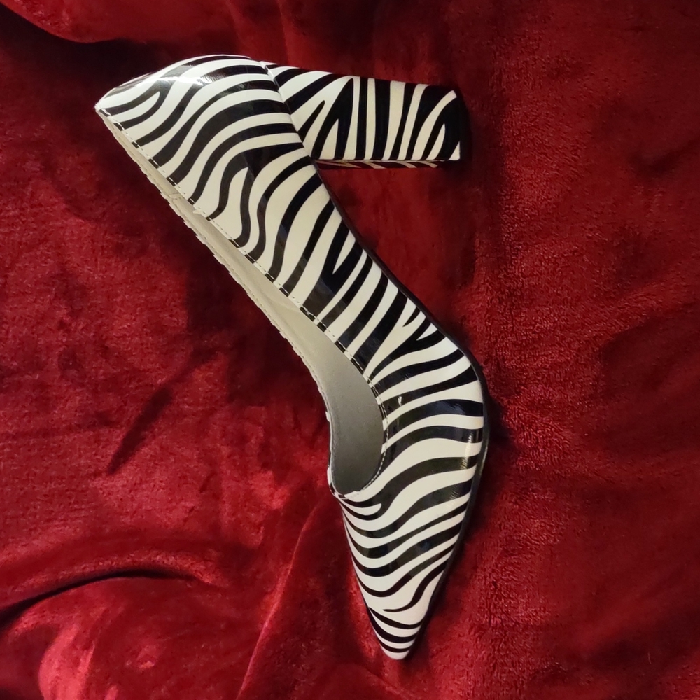 Nasty gal shoes size 9 faux leather zebra pattern